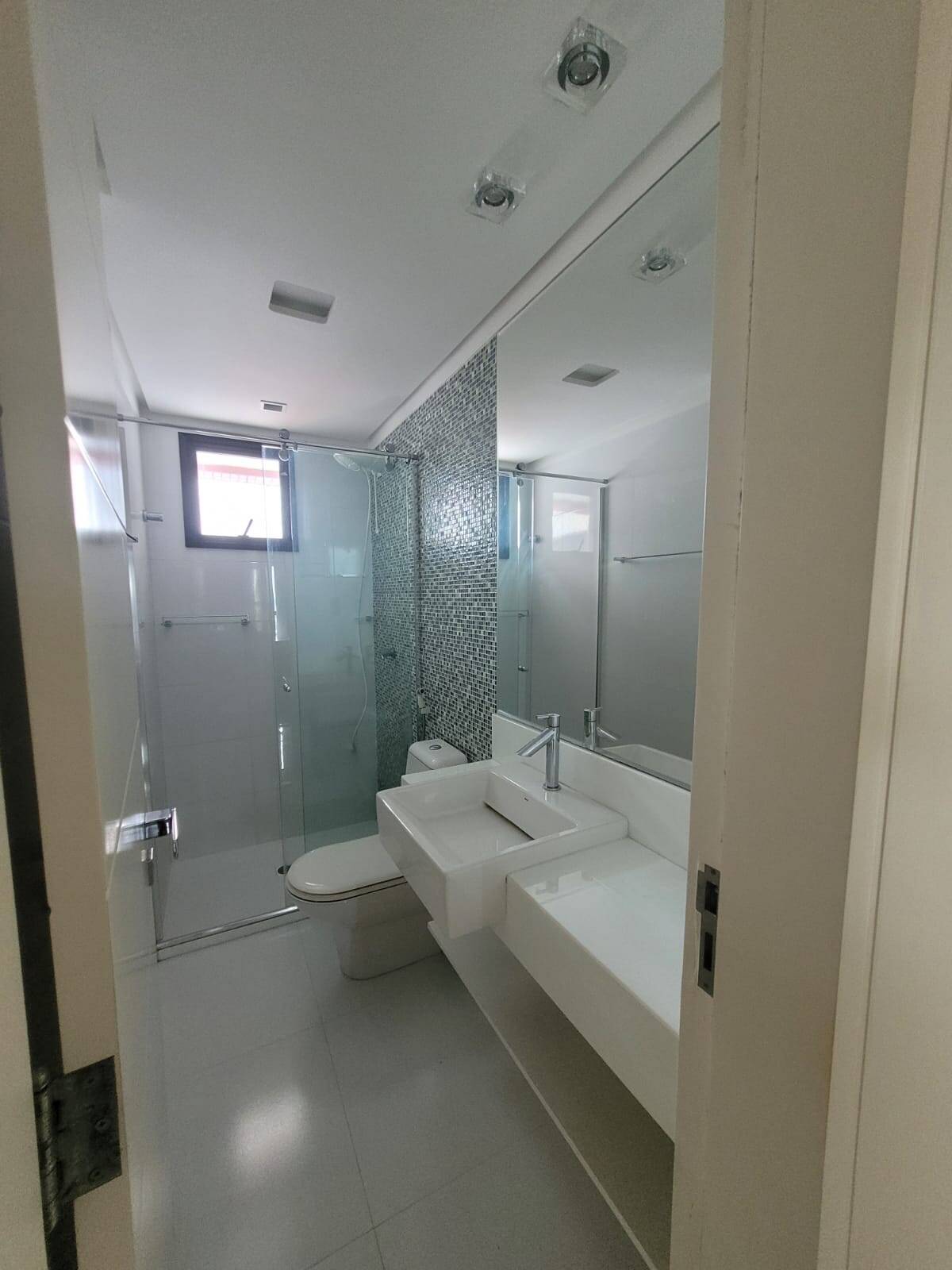 Apartamento para alugar com 3 quartos, 120m² - Foto 13