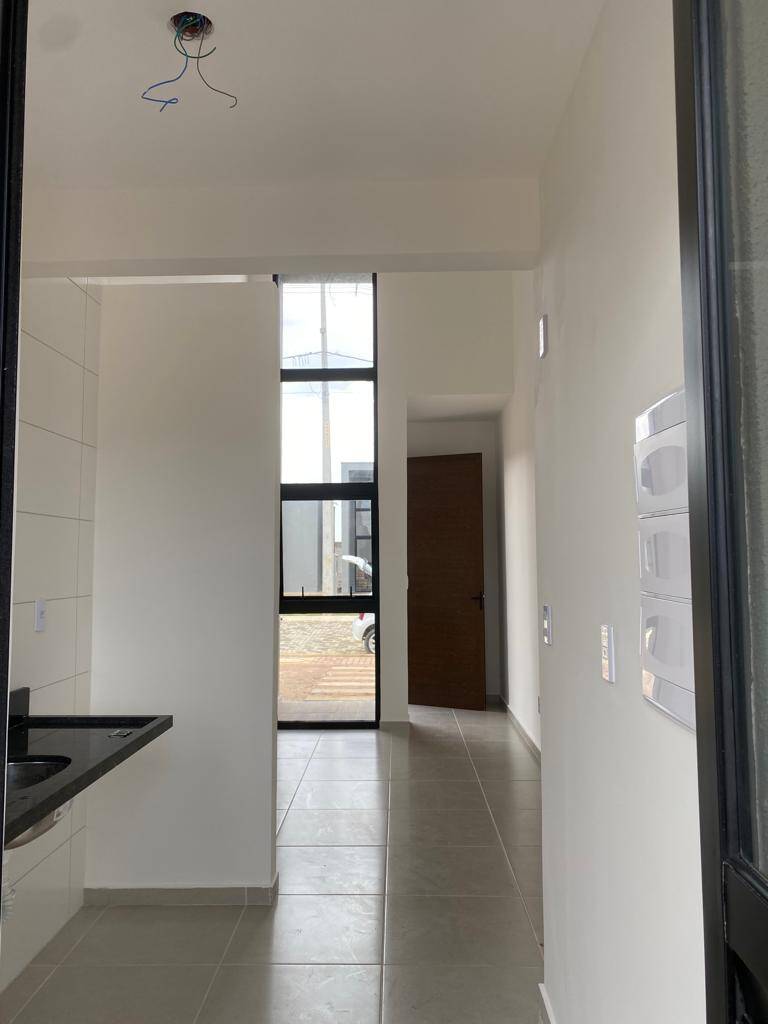 Casa à venda com 3 quartos, 59m² - Foto 1