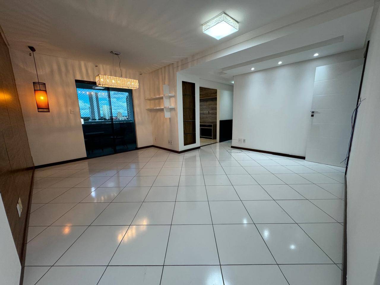 Apartamento à venda com 2 quartos, 98m² - Foto 2