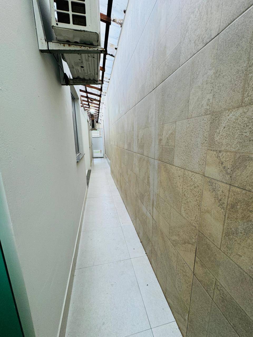 Casa à venda com 2 quartos, 50m² - Foto 9