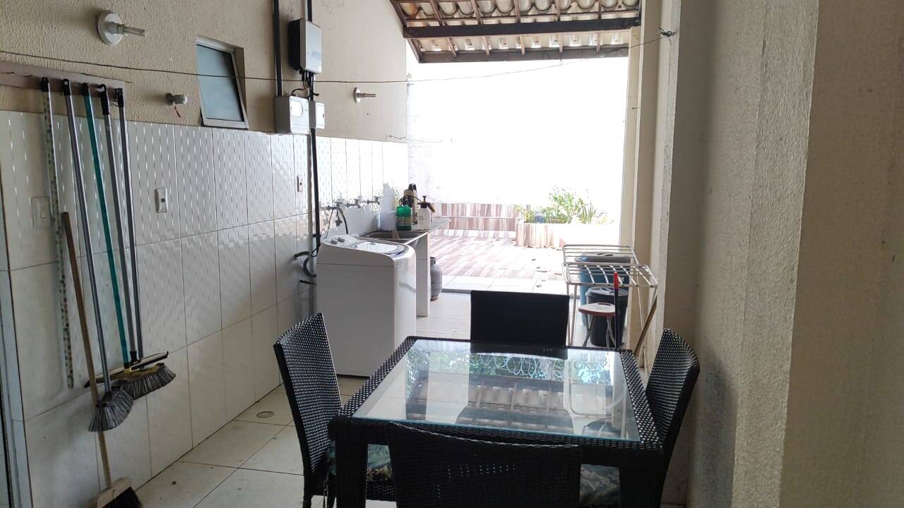 Casa à venda e aluguel com 3 quartos, 165m² - Foto 3