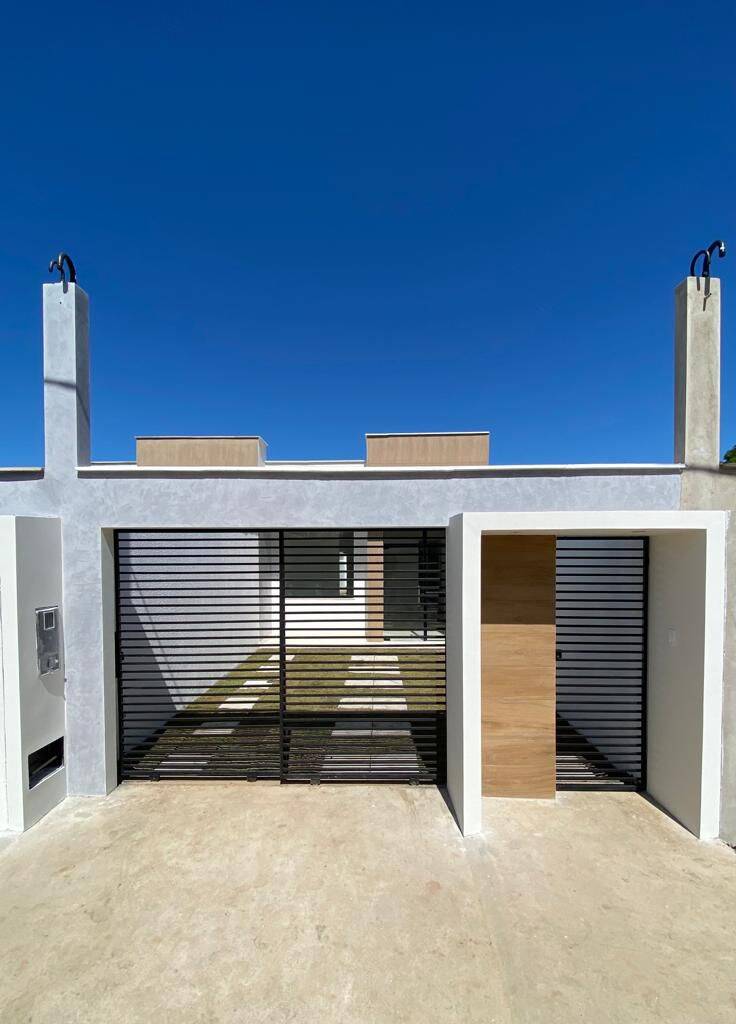 Casa à venda com 3 quartos, 82m² - Foto 1