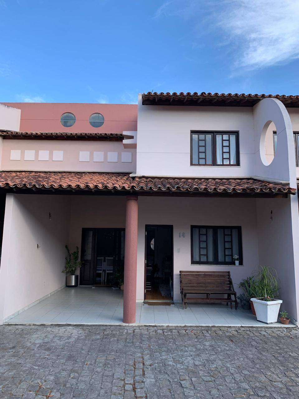 Casa à venda com 3 quartos, 187m² - Foto 1