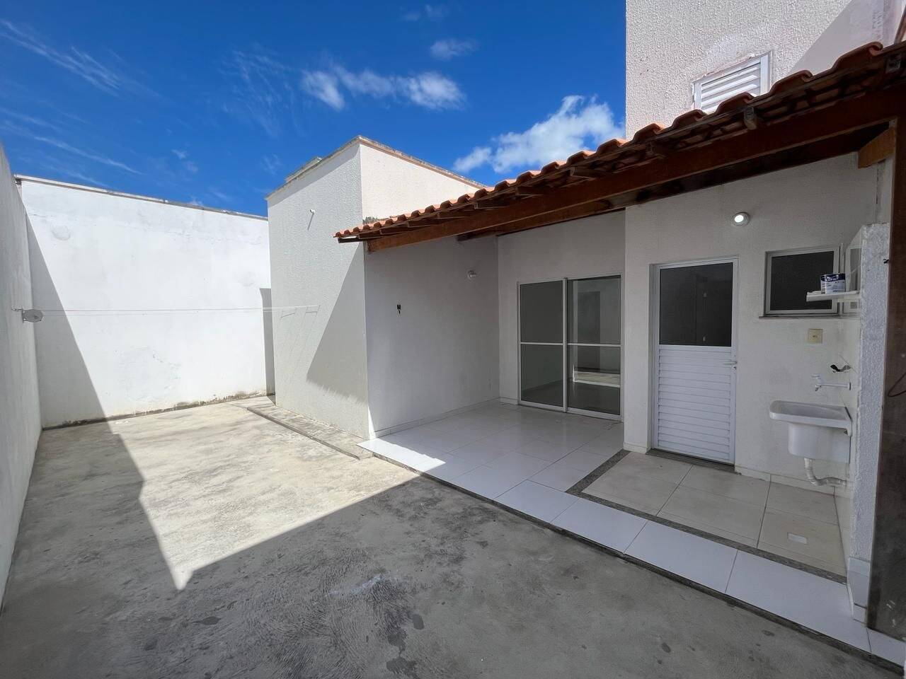 Casa para alugar com 3 quartos - Foto 1