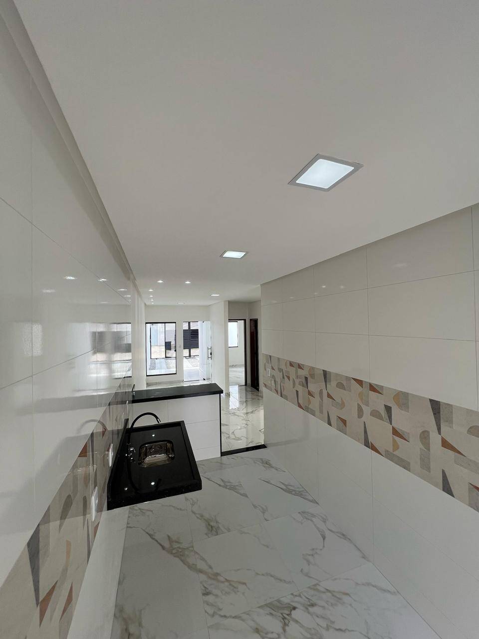 Casa à venda com 2 quartos, 69m² - Foto 3