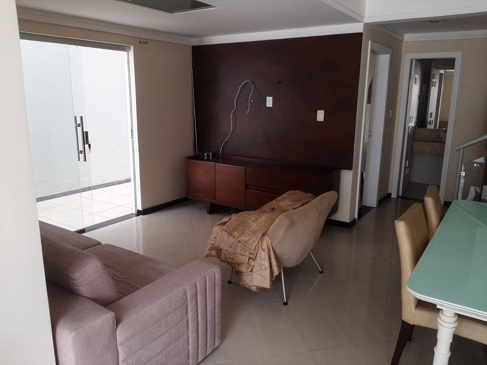 Casa à venda e aluguel com 3 quartos - Foto 1