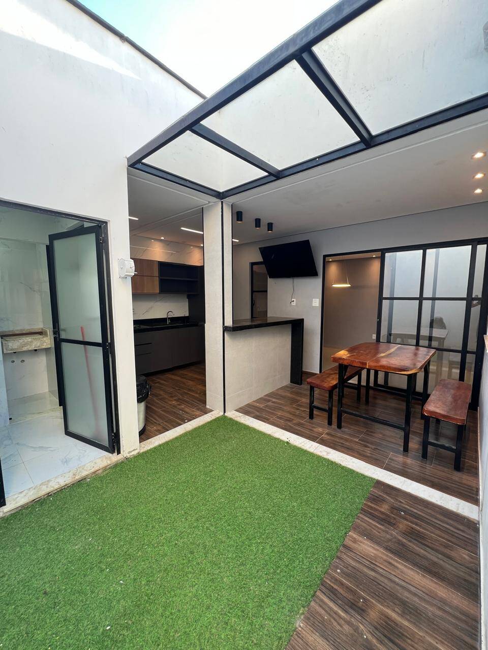 Casa à venda com 3 quartos, 100m² - Foto 3