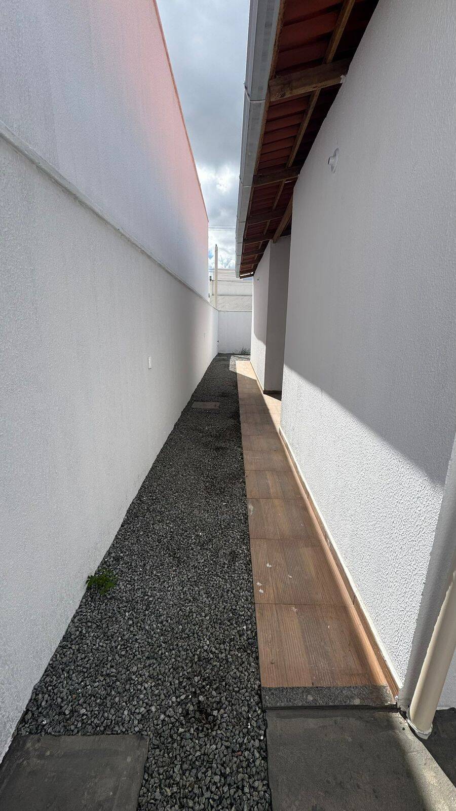 Casa à venda com 2 quartos, 60m² - Foto 4