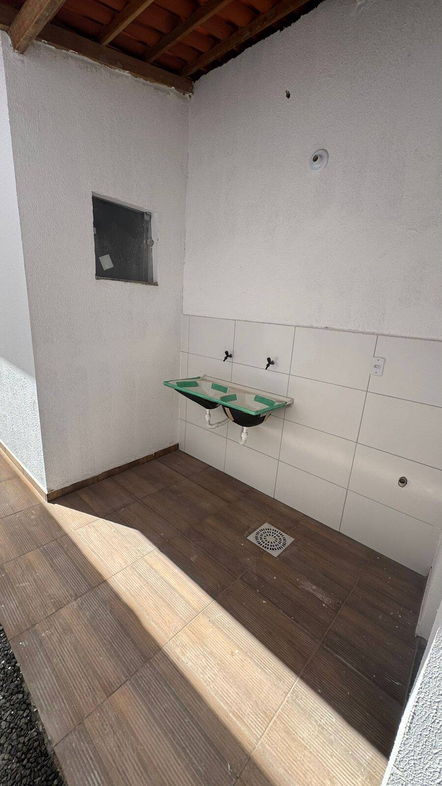 Casa à venda com 2 quartos, 60m² - Foto 9
