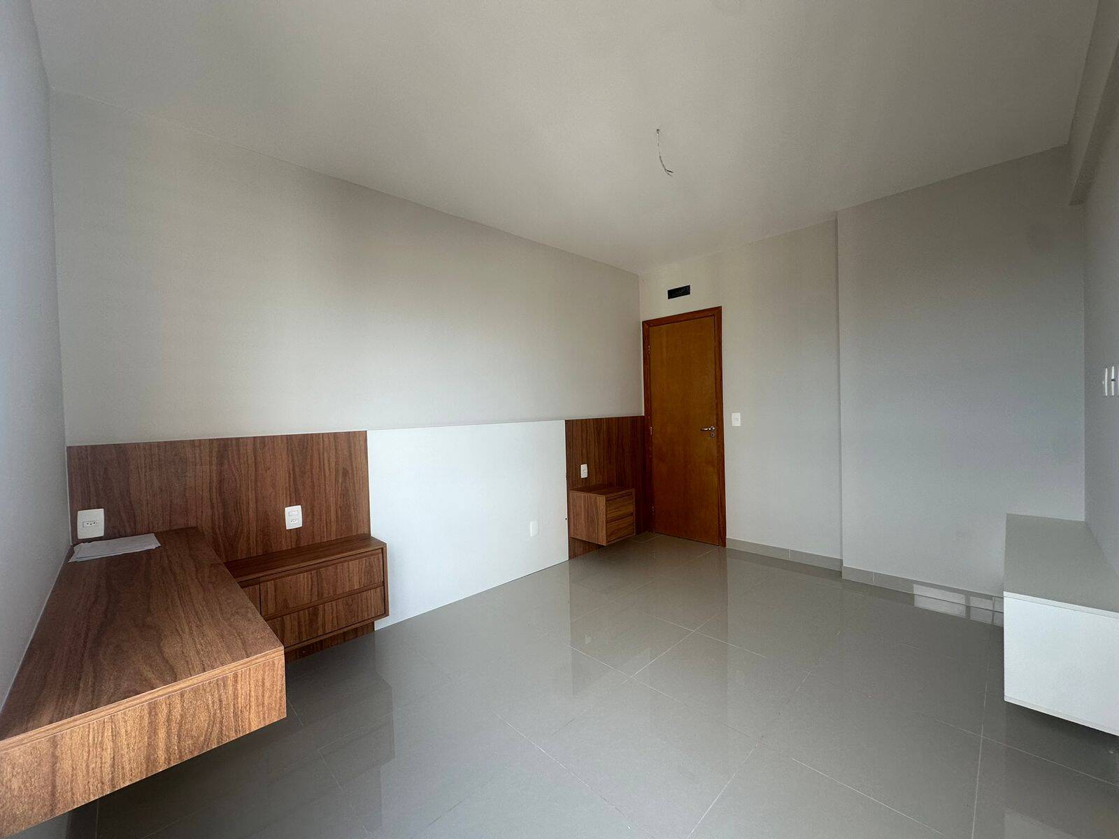 Apartamento à venda e aluguel com 3 quartos, 140m² - Foto 2