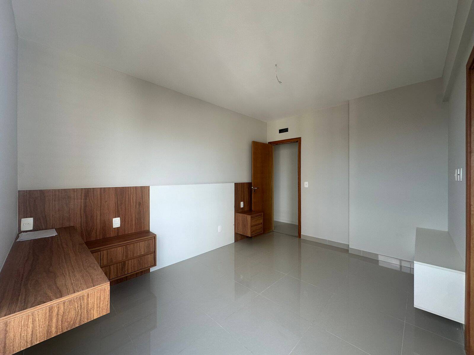 Apartamento à venda e aluguel com 3 quartos, 140m² - Foto 3