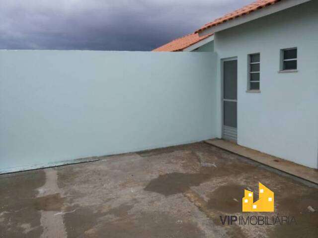 Casa para Venda em Feira de Santana - 2