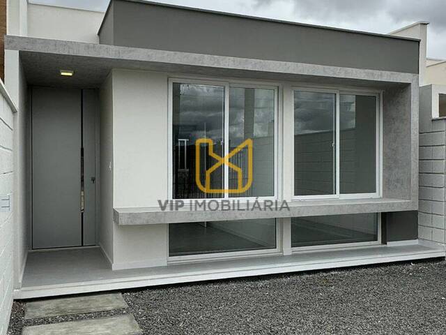 #3381 - Casa para Venda em Feira de Santana - BA