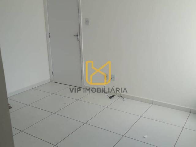 #3582 - Apartamentos para Venda em Feira de Santana - BA - 3