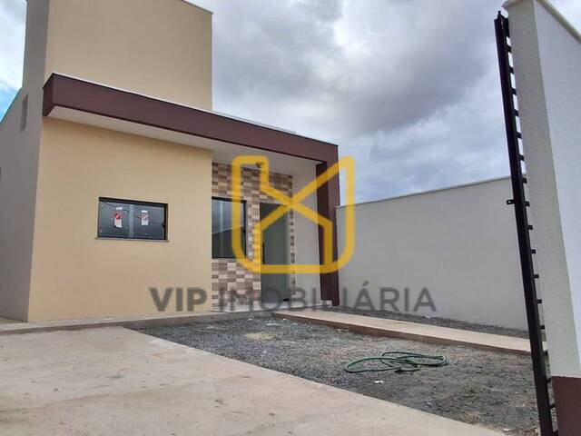#3711 - Casa para Venda em Feira de Santana - BA