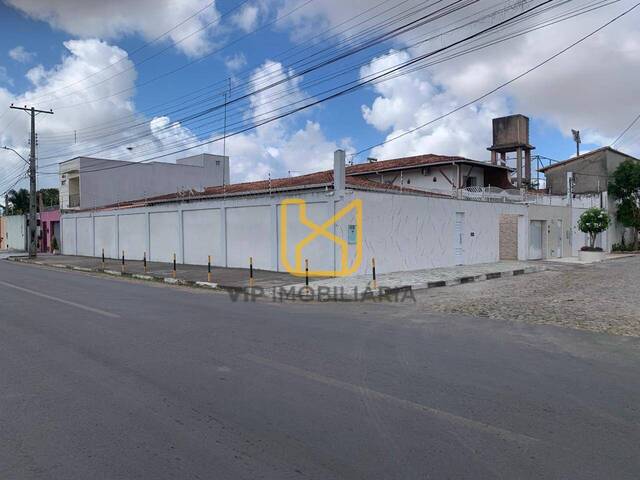 #3771 - Casa para Venda em Feira de Santana - BA