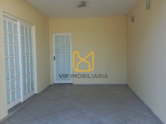 Casa para Venda em Feira de Santana - 2